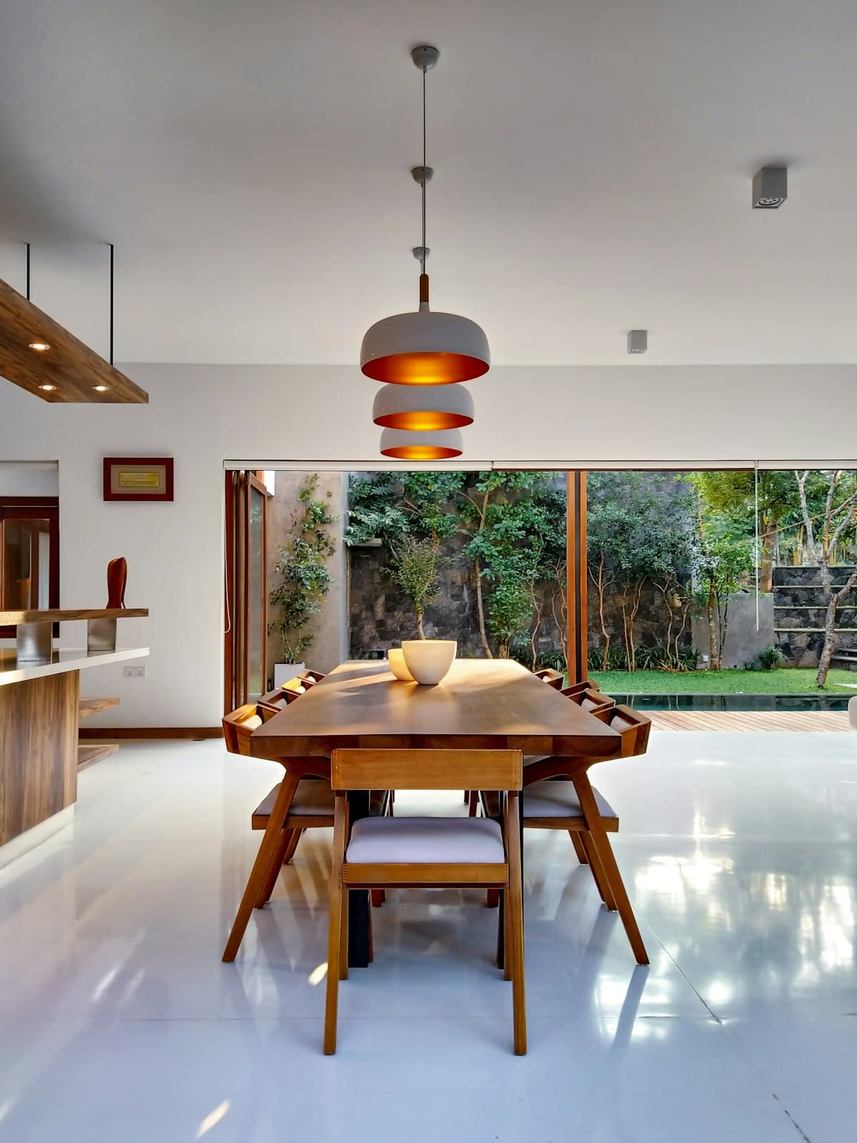 Round Oak Dining Table image